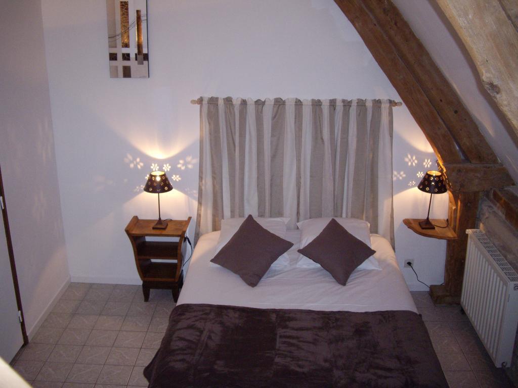 Auberge De La Luzerne Bernières-sur-Mer Habitación foto